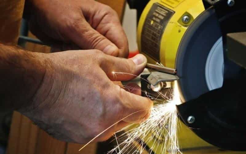 Precautions you must follow before using a bench grinder machine